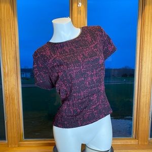 💜 Classy Peplum Top. Leather Neckline Trim. 💜